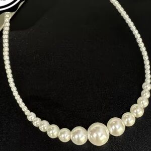 Necklace Pearl look graduated elegant 17" plus 2" chain extension